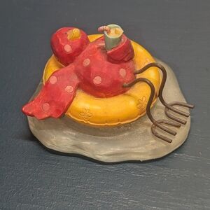 Bird figure floating tube river drink
